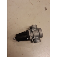 Pressure limiting valve assembly